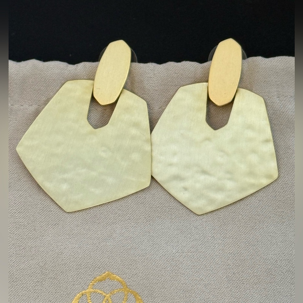 Kendra Scott Finch hammered metal earrings